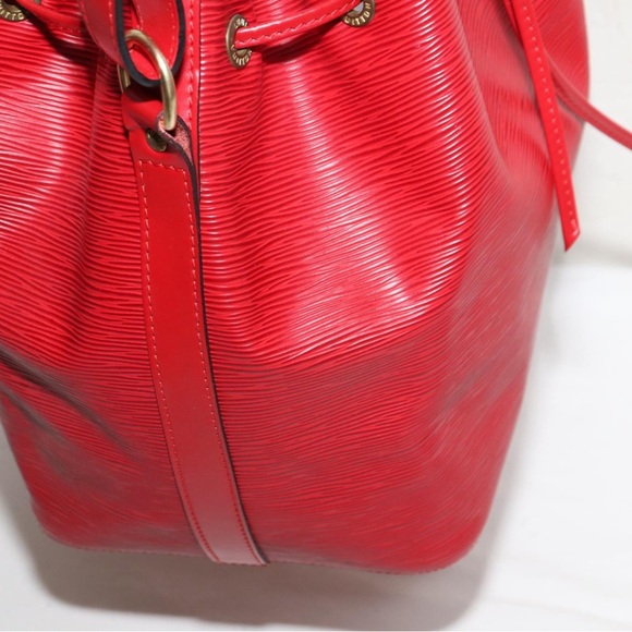 ❤️💯Authentic LOuis Vuitton Red Epi Leather Petit Noe ❤️ - Picture 4 of 16
